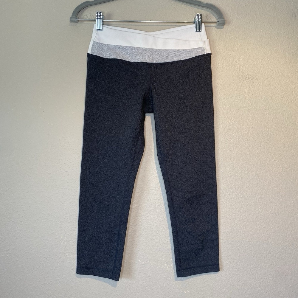 Lululemon 3/4 Leggings Crop Bundle Size 4 Soul Cycle Skull V Waist Black Gray - Picture 4 of 16
